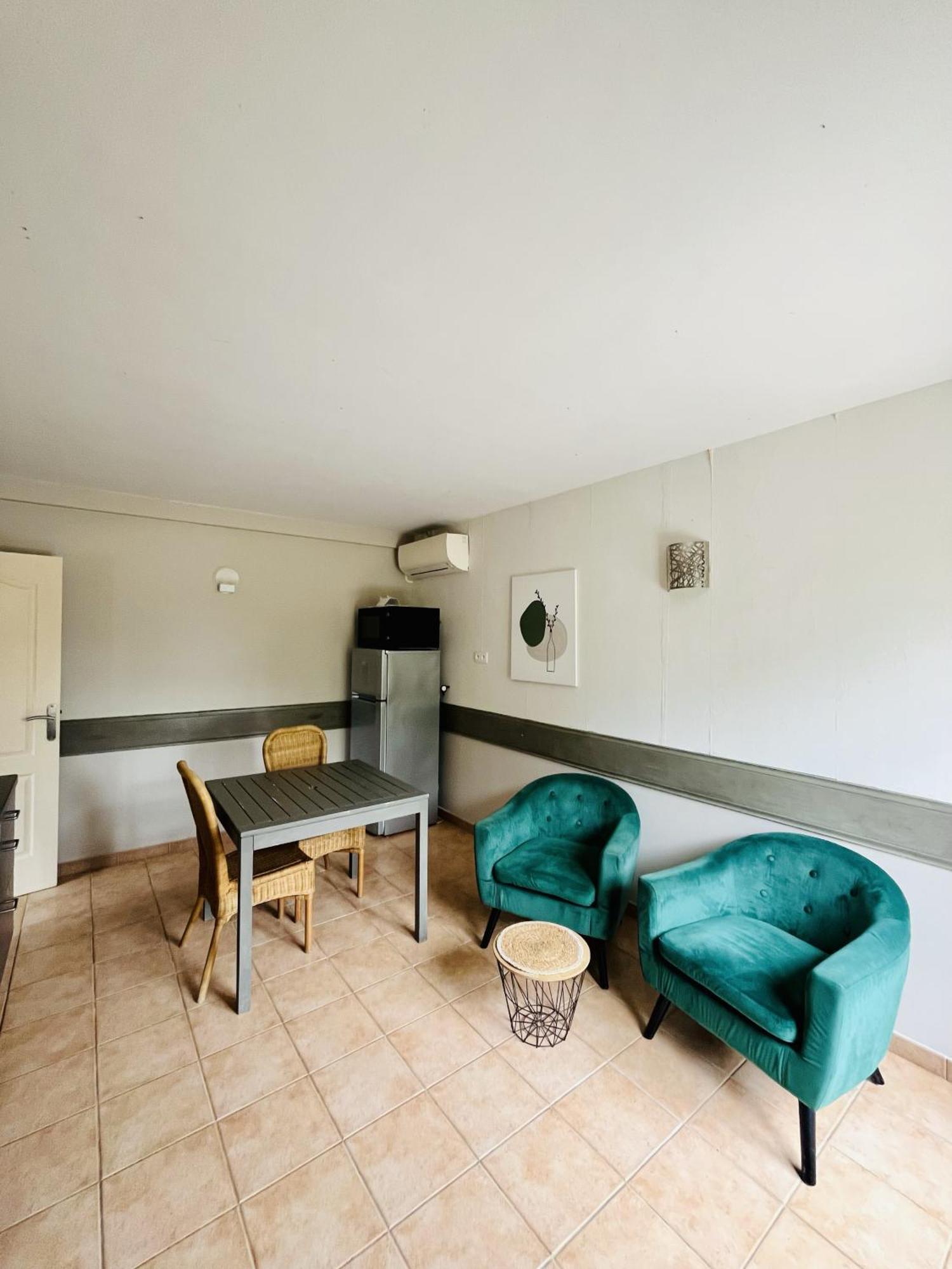 Mas Saint-Ange Bed & Breakfast Lunel  Exterior photo